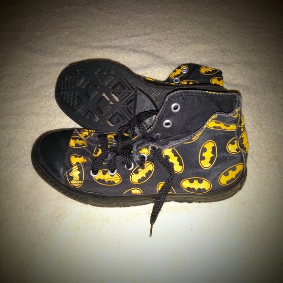Batman high top tennis shoes - Picture 2 of 5